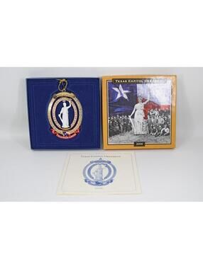 2006 Texas State Capitol Christmas Ornament 3D Gold Metal w/ Box Paper Insert